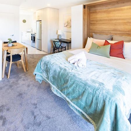 City Living: Upper Studio Haven On Wilmer Christchurch Exterior photo